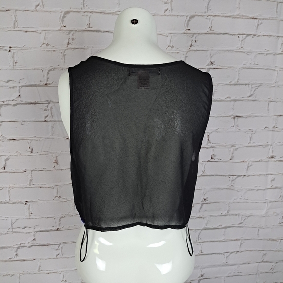 BAND of Gypsies Velvet Crop Top - Picture 7 of 10